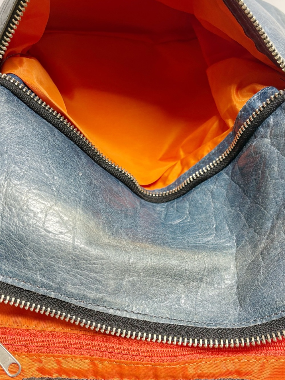 Tano Distressed blue Leather Messenger Bag - Picture 8 of 11